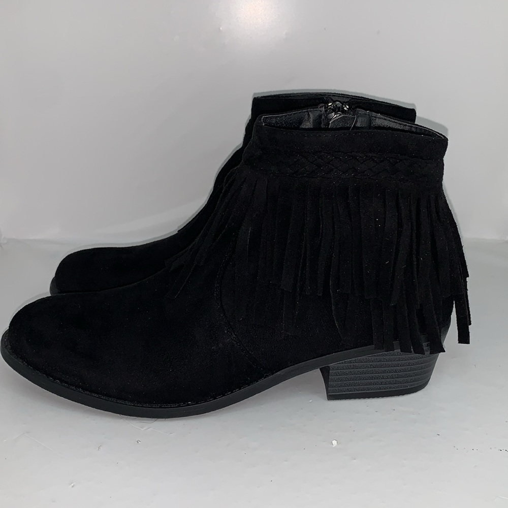 NIB Women Refresh Tildon-05 Faux Suede Chunky Heel Fringe Bootie size 9